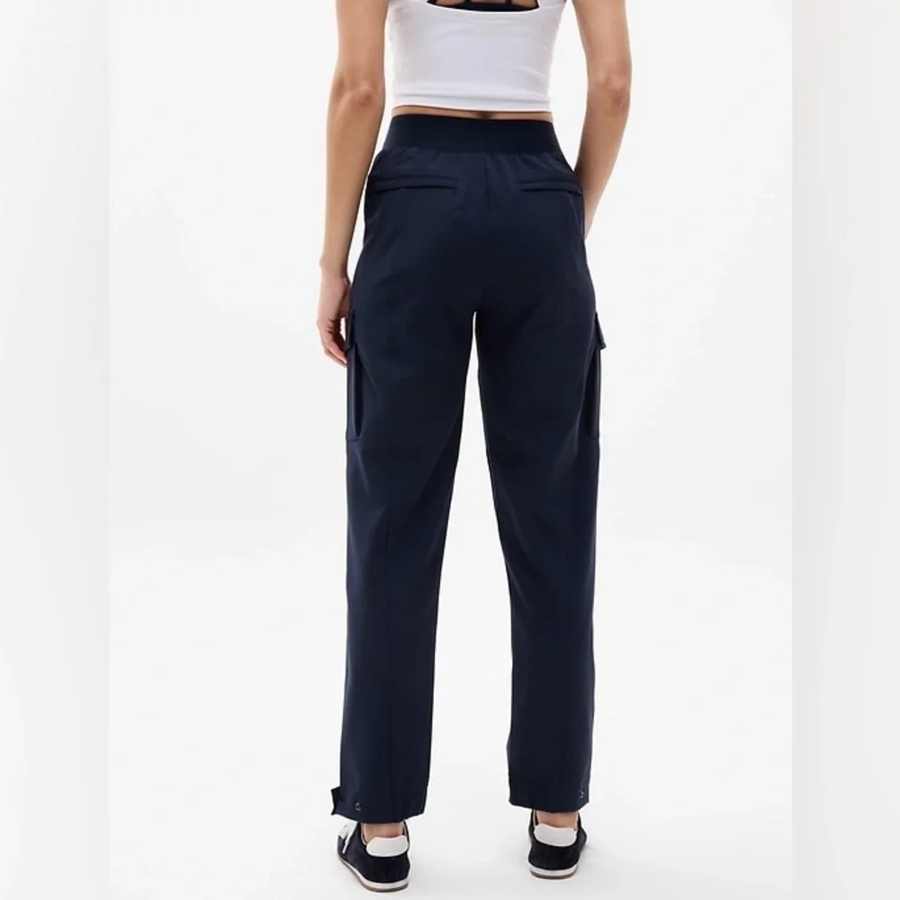 Athleta Womens Endless High Rise Cargo Pant Navy LNC Gorpcore Athleisure Sporty - Picture 3 of 15